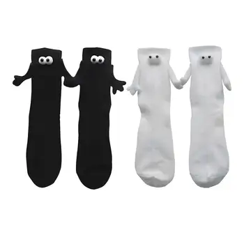 Магнитно усвояването на 3D Чифта чорапи Спалня Хол Годишният бягане за жени, Мъже Домашни и улични Ежедневни чорапи, Чорапи със средна дължина