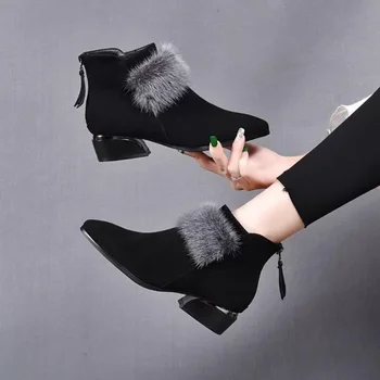 Модерни дамски обувки 2024 г. Зимни плюшени топли ботильоны от велур с остри пръсти на ток с дебелина 3 см / 5 см, офис обувки с цип, къси ботфорты