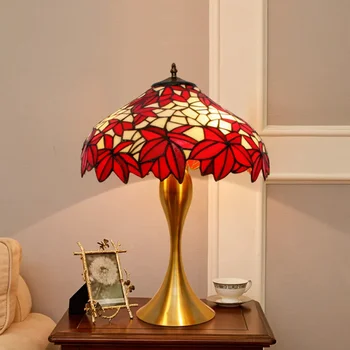 Настолна лампа в стил Тифани, Лампион от червено кленов лист, Настолна лампа от витражного стъкло, Декоративно-приложното изкуство на базата на мастило сплав